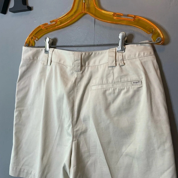 Liz Claiborne Liz Golf Audra Bermuda Shorts ivory short size 10 - Picture 7 of 10